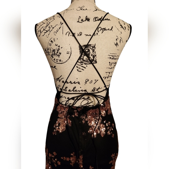 Simplee Black and Rose Gold Sequin Gown - Picture 11 of 15